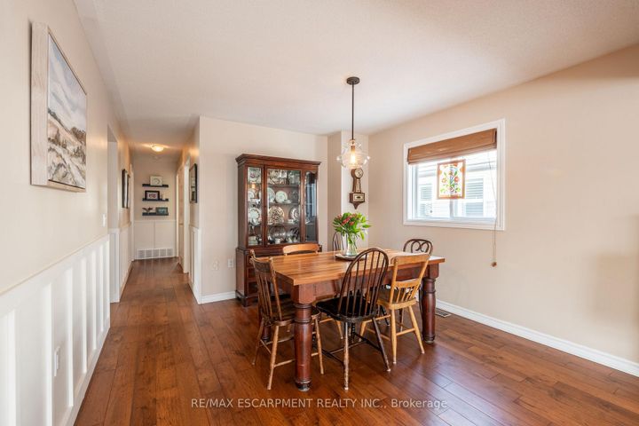 Photo 10 at 136 Glenariff Drive, Rural Flamborough, Hamilton