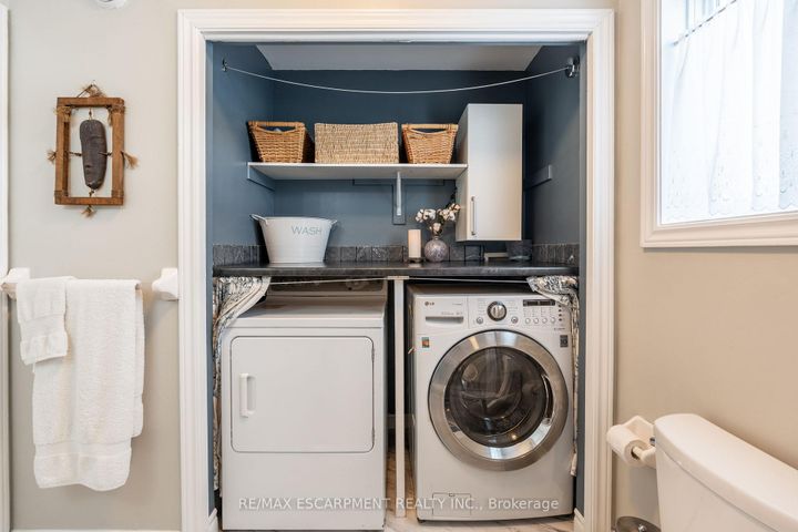 Photo 20 at 136 Glenariff Drive, Rural Flamborough, Hamilton