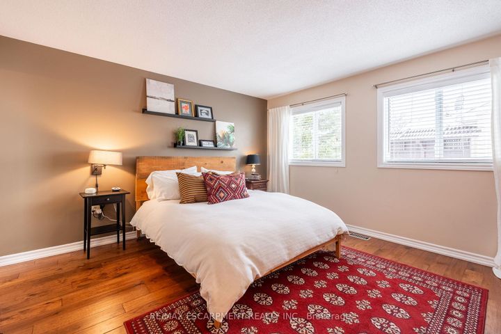 Photo 21 at 136 Glenariff Drive, Rural Flamborough, Hamilton