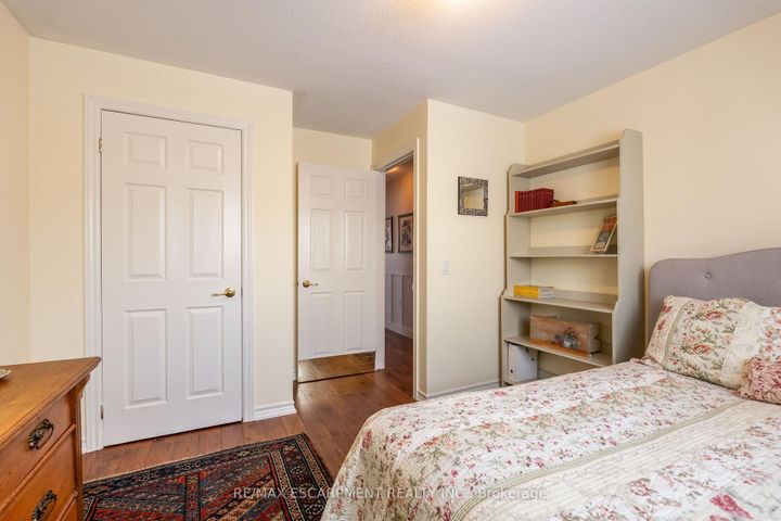 Photo 27 at 136 Glenariff Drive, Rural Flamborough, Hamilton