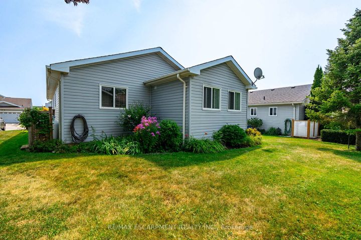 Photo 33 at 136 Glenariff Drive, Rural Flamborough, Hamilton