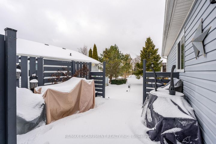 Photo 39 at 136 Glenariff Drive, Rural Flamborough, Hamilton