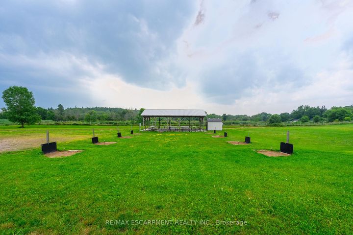 Photo 45 at 136 Glenariff Drive, Rural Flamborough, Hamilton
