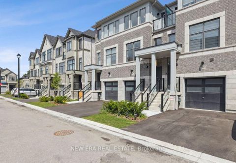 Photo 2 at 778 Kootenay Path, Donevan, Oshawa