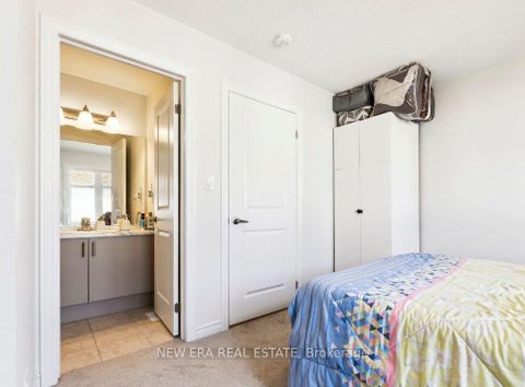 Photo 17 at 778 Kootenay Path, Donevan, Oshawa