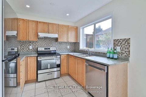 Photo 10 at 2439 Hollybrook Drive, WM Westmount, Oakville