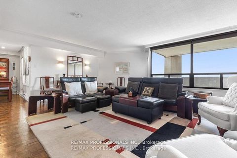 Photo 2 at E5 - 296 Mill Road, Markland Wood, Toronto