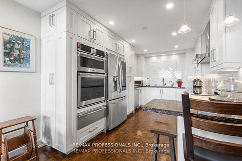 Photo 5 at E5 - 296 Mill Road, Markland Wood, Toronto