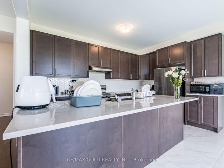 Photo 13 at 73 Eastman Drive N, Credit Valley, Brampton