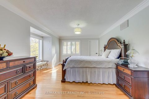 Photo 22 at 1397 Helen Court, WO West, Oakville