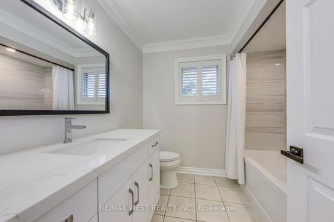 Photo 33 at 1397 Helen Court, WO West, Oakville