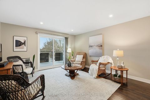 Photo 6 at 202 - 74 The Queensway S, Keswick North, Georgina