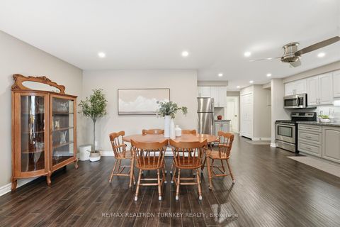 Photo 8 at 202 - 74 The Queensway S, Keswick North, Georgina