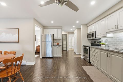 Photo 10 at 202 - 74 The Queensway S, Keswick North, Georgina