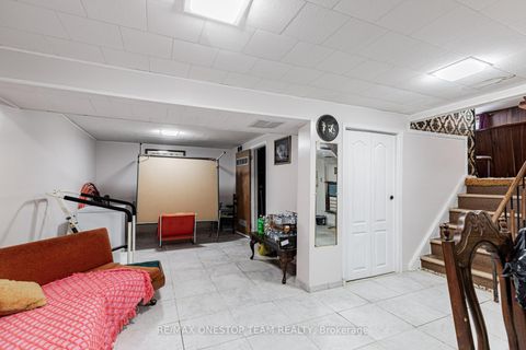 Photo 26 at 344 Pleasant Avenue, Newtonbrook West, Toronto