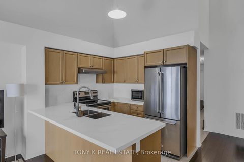 Photo 4 at 36 - 651 B Warden Avenue, Birchmount, Toronto