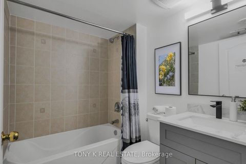 Photo 8 at 36 - 651 B Warden Avenue, Birchmount, Toronto