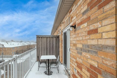 Photo 11 at 36 - 651 B Warden Avenue, Birchmount, Toronto