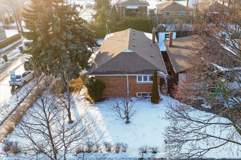 Photo 4 at 36 Galsworthy Avenue, Maryvale, Toronto