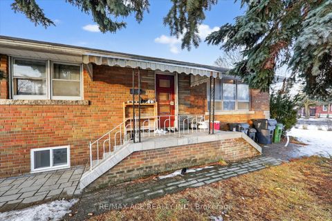 Photo 6 at 36 Galsworthy Avenue, Maryvale, Toronto