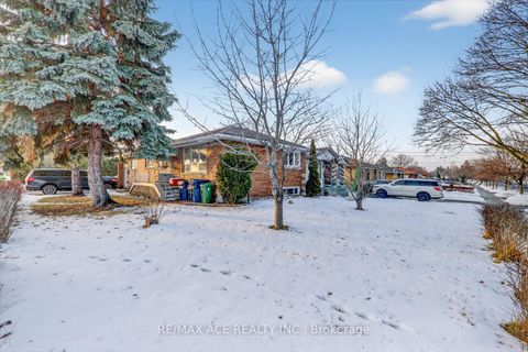 Photo 7 at 36 Galsworthy Avenue, Maryvale, Toronto