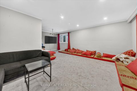 Photo 9 at 36 Galsworthy Avenue, Maryvale, Toronto