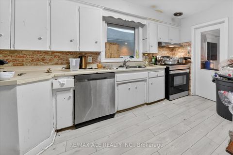 Photo 13 at 36 Galsworthy Avenue, Maryvale, Toronto