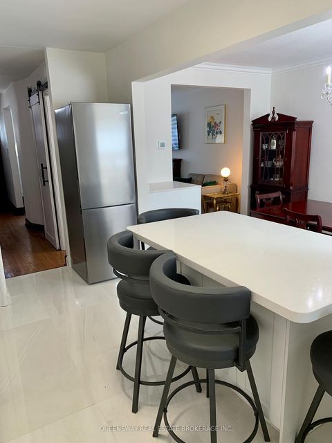 Photo 4 at 420 Jane Street, Lambton Baby Point, Toronto