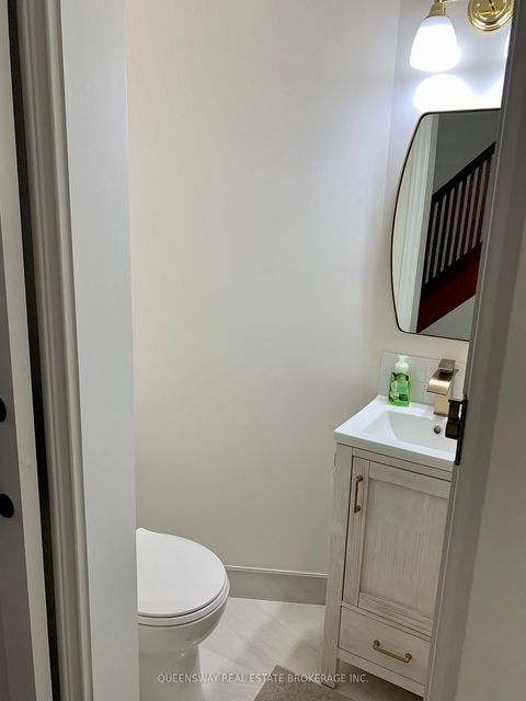 Photo 15 at 420 Jane Street, Lambton Baby Point, Toronto