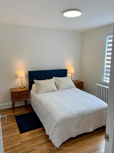 Photo 18 at 420 Jane Street, Lambton Baby Point, Toronto