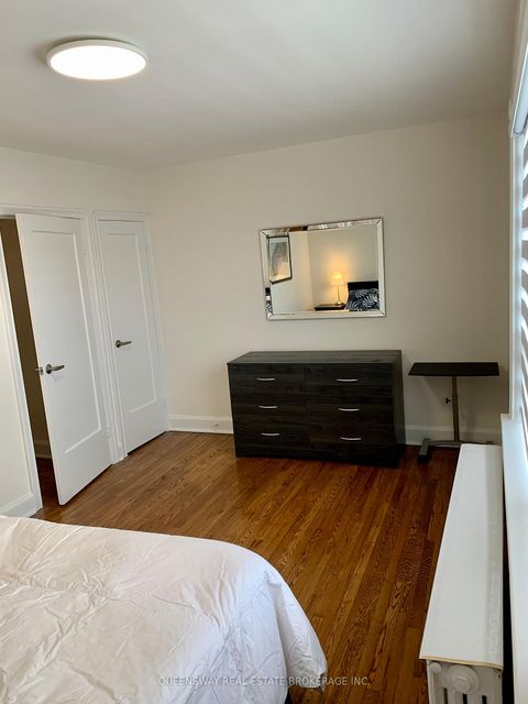 Photo 25 at 420 Jane Street, Lambton Baby Point, Toronto