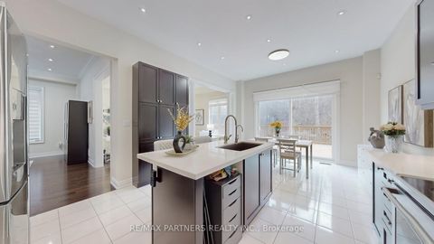 Photo 11 at 65 Meadowsweet Lane, Oak Ridges Lake Wilcox, Richmond Hill