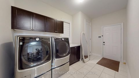 Photo 15 at 65 Meadowsweet Lane, Oak Ridges Lake Wilcox, Richmond Hill