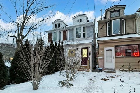 Photo 1 at 4 King Edward Avenue, Lumsden, Toronto