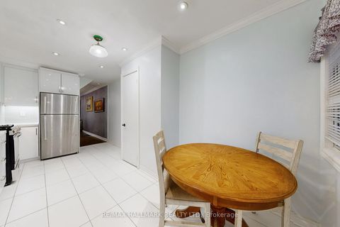 Photo 13 at 4 King Edward Avenue, Lumsden, Toronto