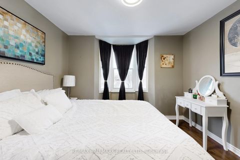 Photo 18 at 4 King Edward Avenue, Lumsden, Toronto