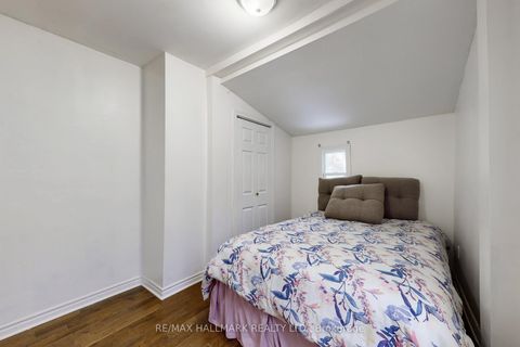 Photo 20 at 4 King Edward Avenue, Lumsden, Toronto