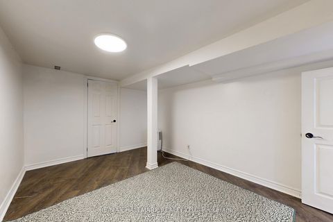 Photo 25 at 4 King Edward Avenue, Lumsden, Toronto