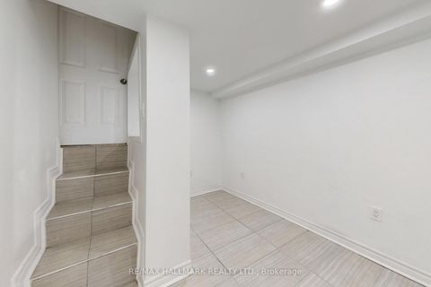 Photo 31 at 4 King Edward Avenue, Lumsden, Toronto