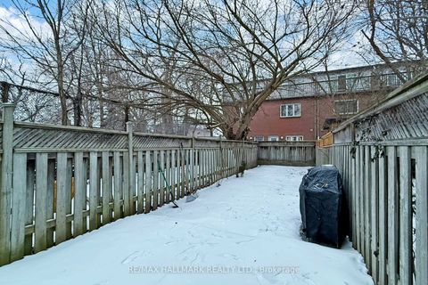 Photo 35 at 4 King Edward Avenue, Lumsden, Toronto