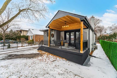 Photo 3 at 30 COULES Court, Alderwood, Toronto