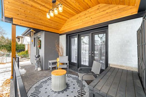 Photo 4 at 30 COULES Court, Alderwood, Toronto