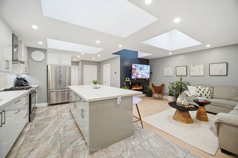 Photo 10 at 30 COULES Court, Alderwood, Toronto