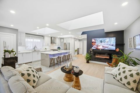 Photo 15 at 30 COULES Court, Alderwood, Toronto