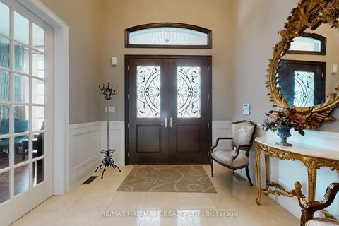 Photo 0 at 123 Carisbrooke Circle, Bayview Southeast, Aurora