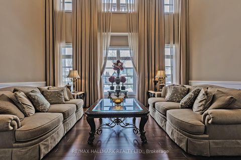 Photo 4 at 123 Carisbrooke Circle, Bayview Southeast, Aurora