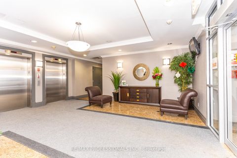 Photo 4 at 1004 - 2772 Keele Street, CFB, Toronto