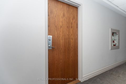 Photo 8 at 1004 - 2772 Keele Street, CFB, Toronto