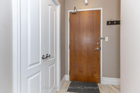 Photo 9 at 1004 - 2772 Keele Street, CFB, Toronto