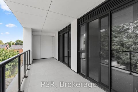 Photo 10 at 303 - 200 Keewatin Avenue, Mount Pleasant East, Toronto